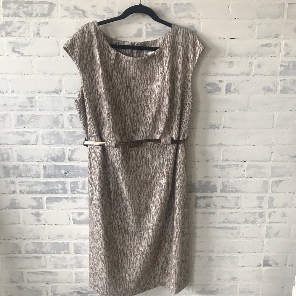Classic Brown/Tan Patterned Dress w/ Belt